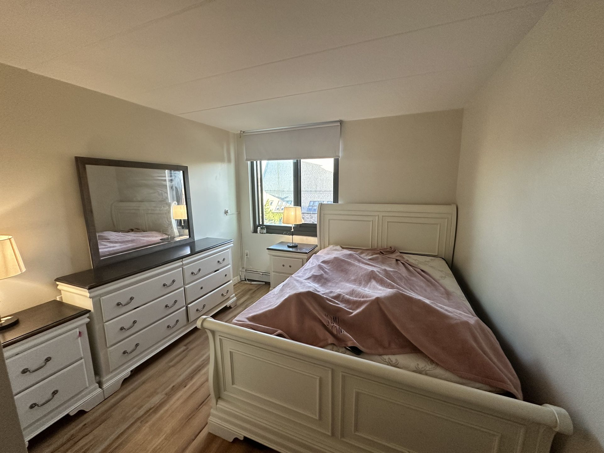 Bedroom Set Of 4