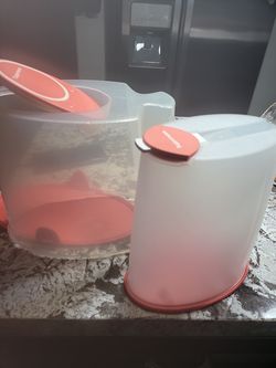 2 Tupperware catainers