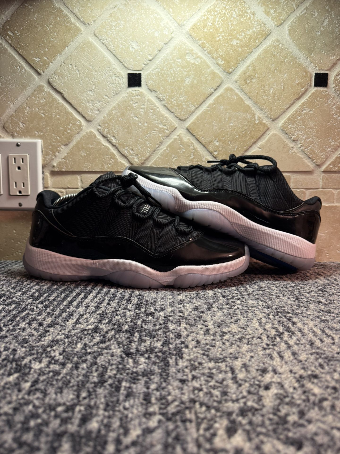 Jordan 11 Lows “space jams” -Size 11 M -Rep Box -Icy bottoms❄️