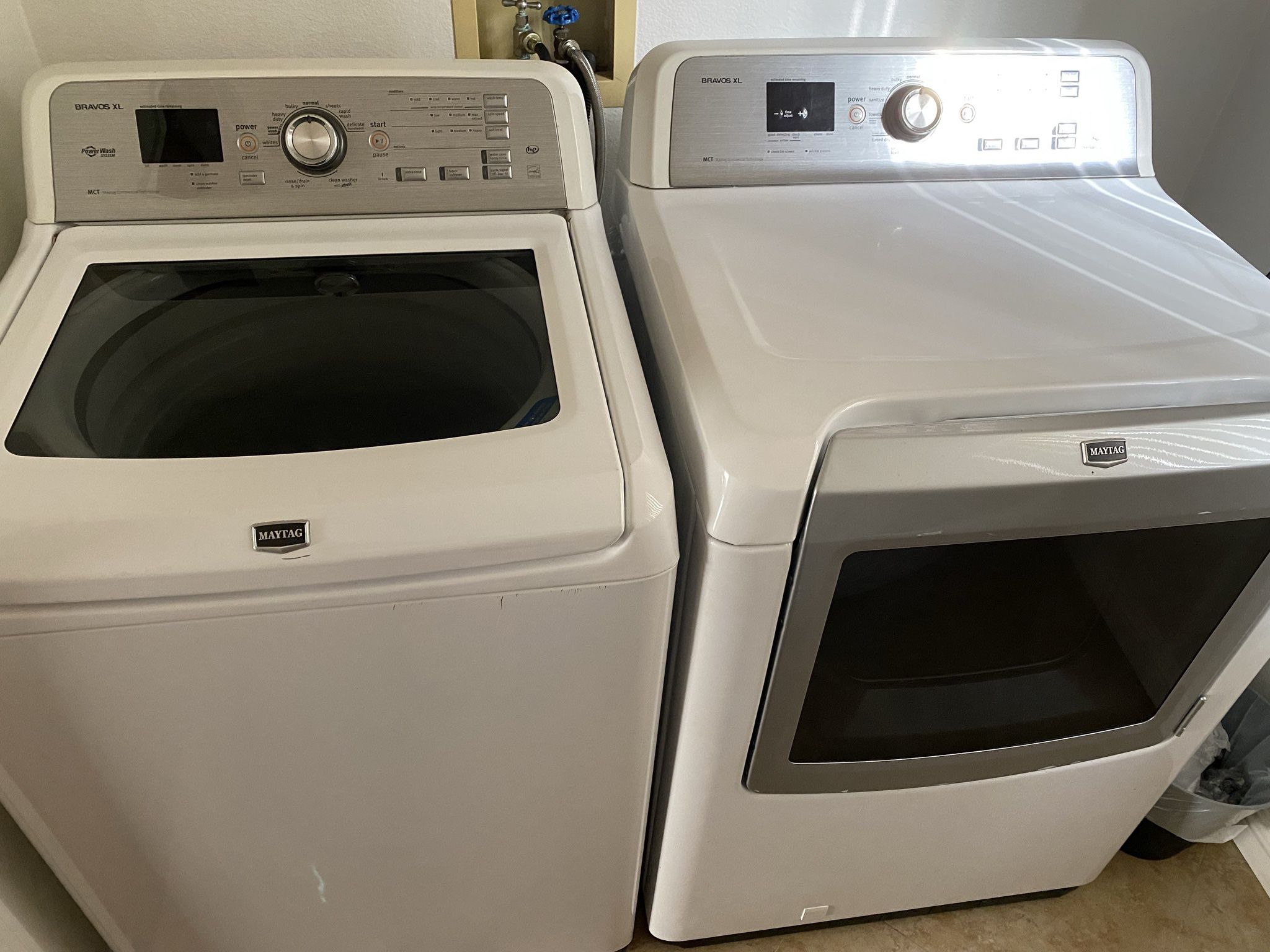 Maytag BRAVOS XL Washer & gas Dryer