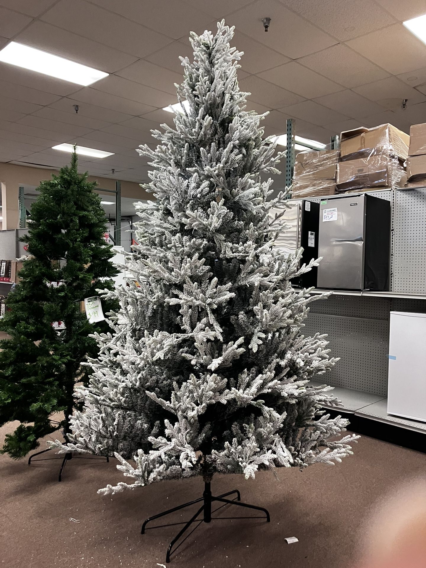 9tf Flocked Christmas Tree