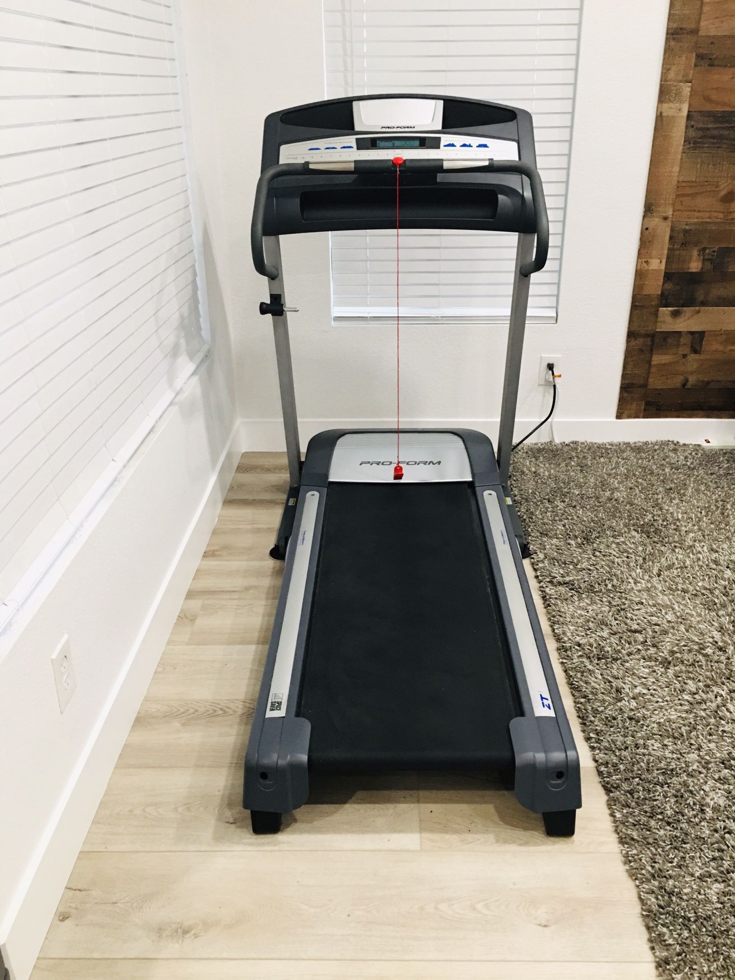 Need this for your home gym? Proform Pro Form ProForm ZT3 Tread Mill