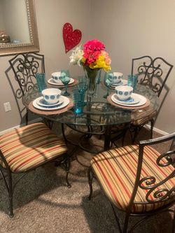 ✨ Beautiful Wrought Iron Dining Set  ✨