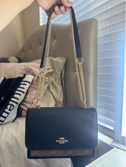 COACH klare signature C in black