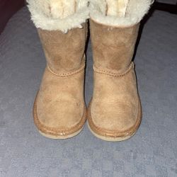 Toddler Uggs 9c 