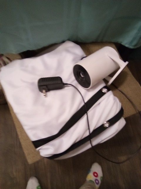 Projector 100in And 100in Screen 