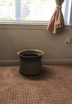 Nice Aluminum green colored flower pot