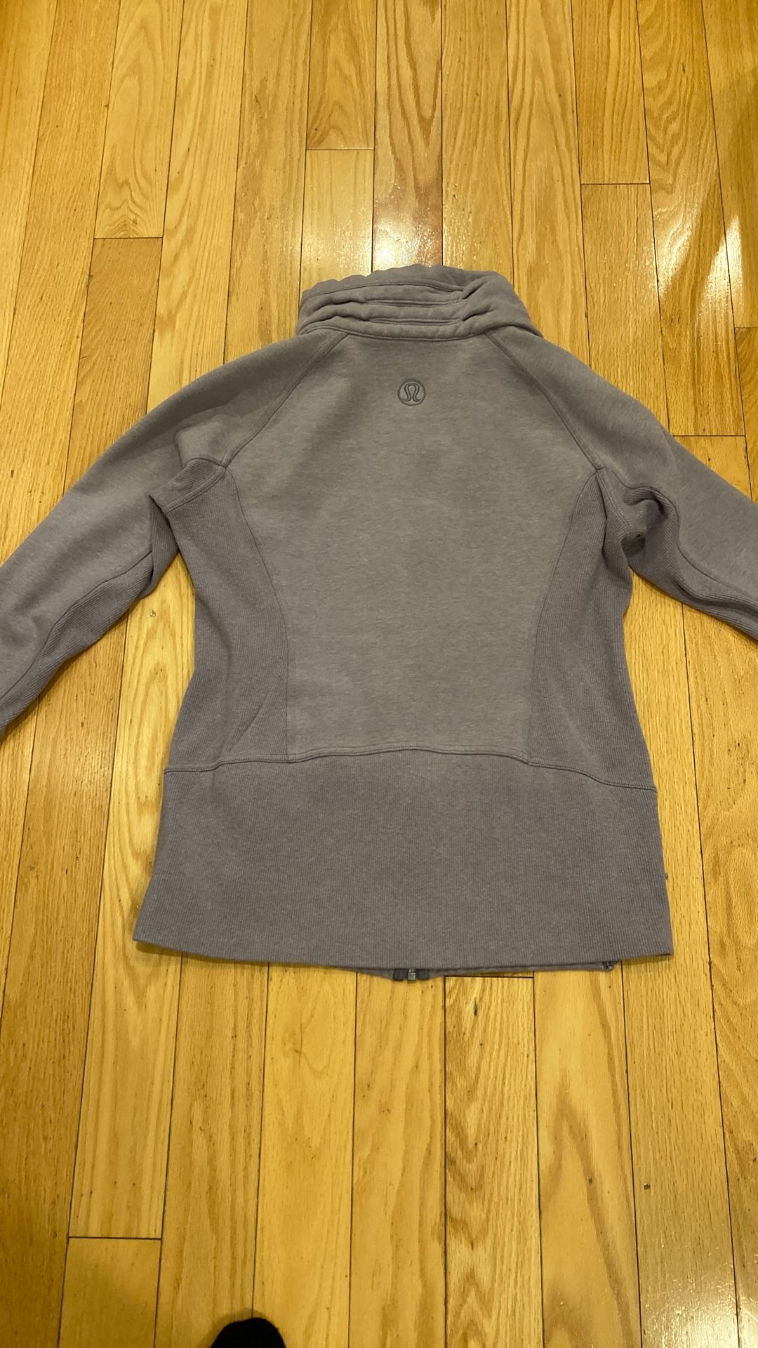 LULULEMON s 8/10