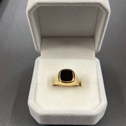 Men’s Signet Ring 10K Yellow Gold Onyx Stone Size 7