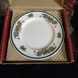 Set Of 4 Johnson Bros Dessert Plates