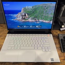 Alienware M15 R3, I9 , 32gb , GeForce RTX 2080, 4k Screen