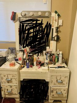 Make up Vanity (obo)