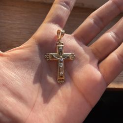14k gold cross from jared brand new 