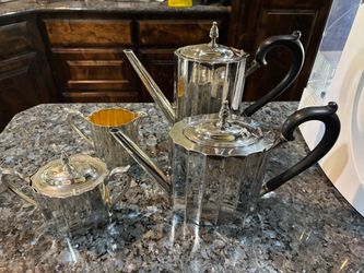Colonial Classic (Plated, Hollowware) (4 Piece) Silverplate Tea Set by Lunt Silver