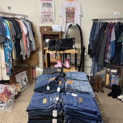 Persnickity Antiquity in Pomona [Booth #501]