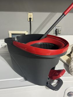 O-Cedar EasyWring Spin Mop & Bucket System, Hands-Free Foot Pedal Wringer, Microfiber Mop Head, Reusable, for Hardwood, Tile, Vinyl, Laminate Floors