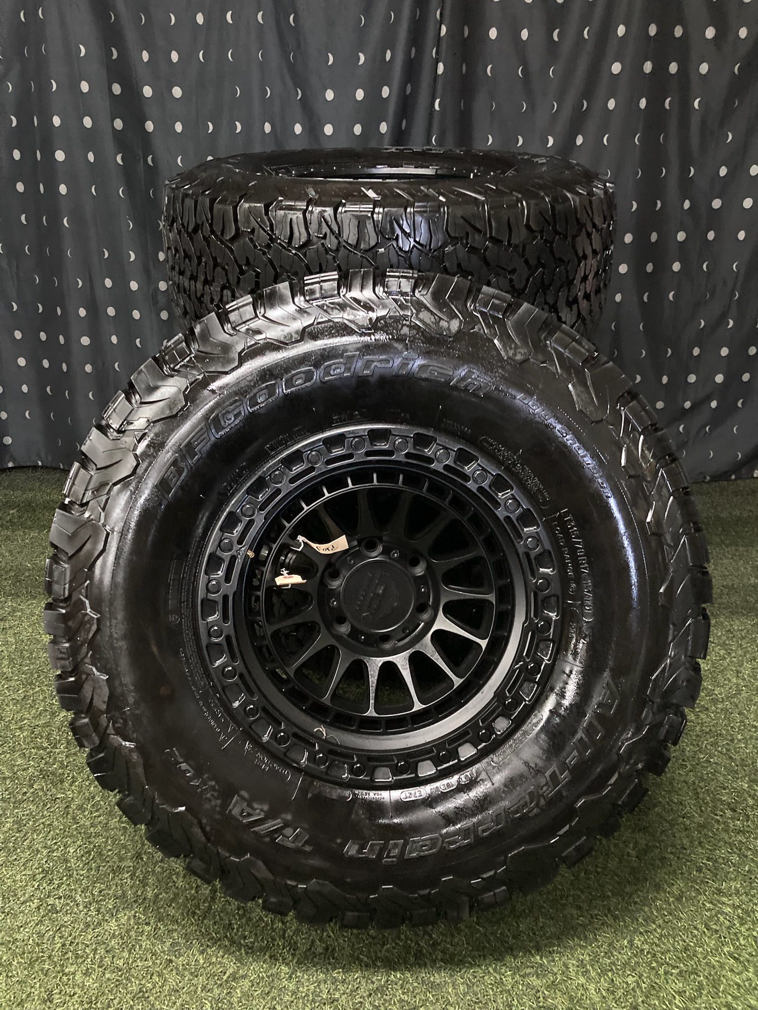 Brand New Lock Off Road Mojave 6x135 Ford F-150 6 Lug 17x9 17 Inch Wheels