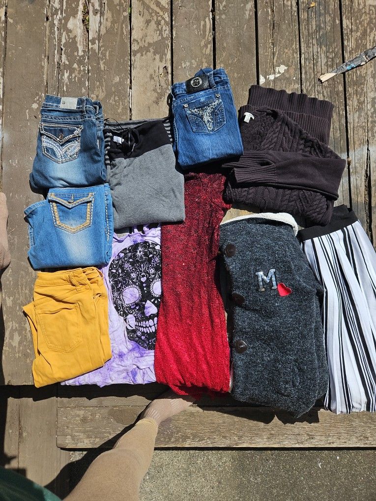 Yard SALE FRI 4/25 & SUN 4/27