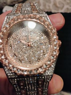 ZZ watch diamonds