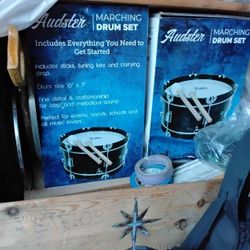 Audster/ Marching Drum Set