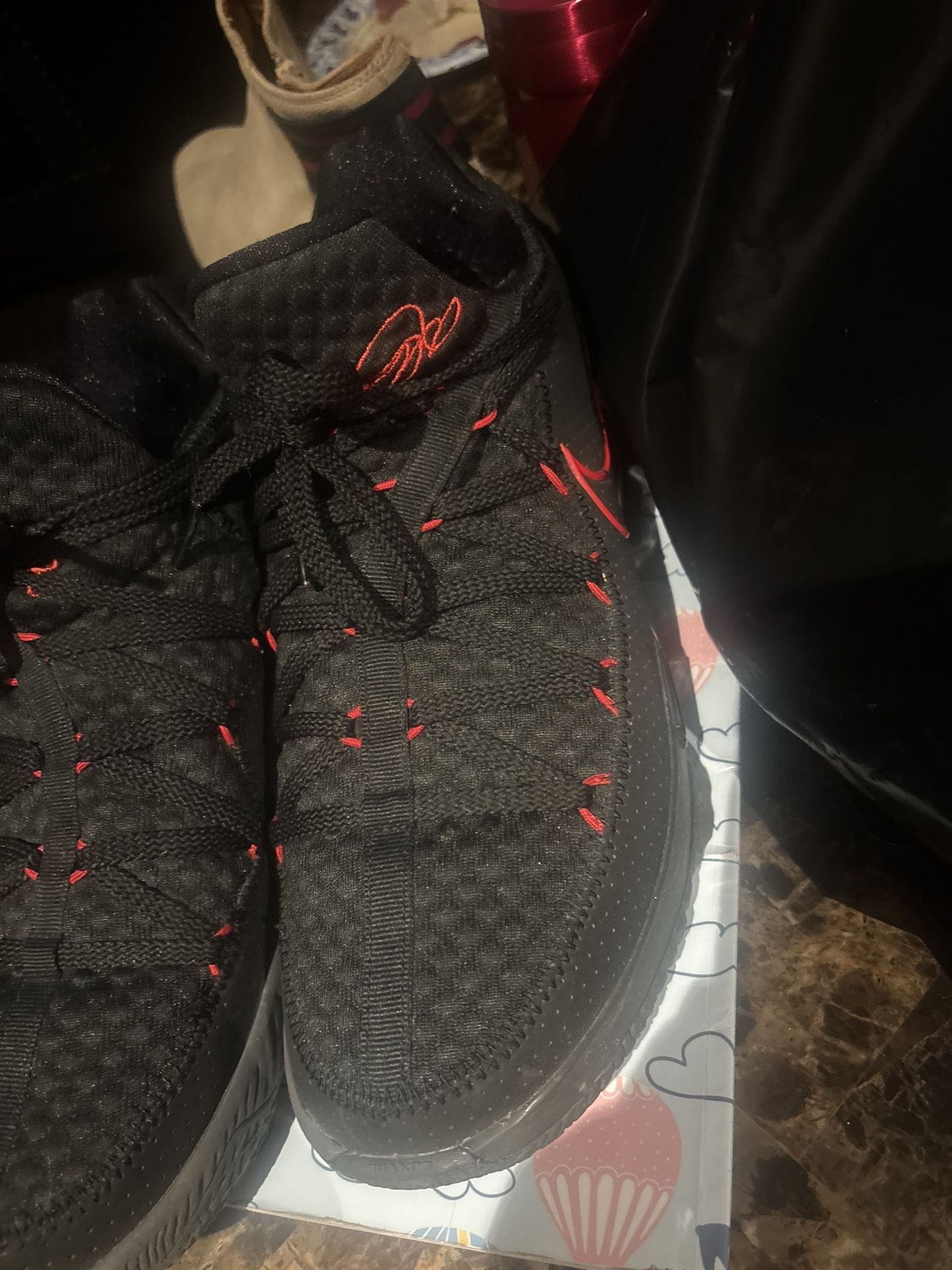 LeBron 17 Men Size 11.5