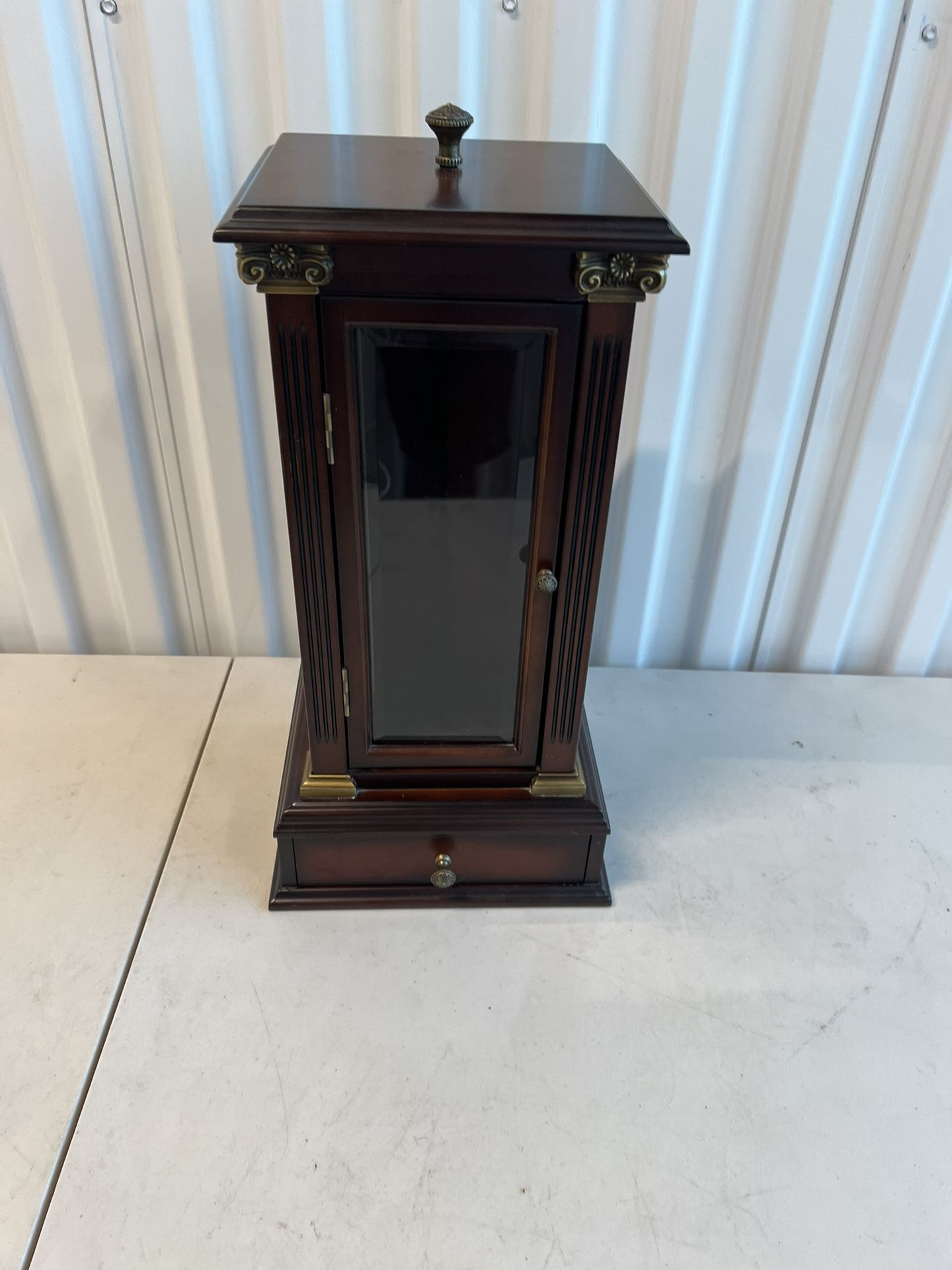 Bombay Co. Mahogany Rotating Jewelry Box Chest Tall Organizer Necklace Tabletop. Pre owned in very good condition with very minor cosmetic blemishes s