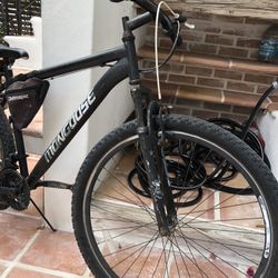 MONGOOSE MOUNTAIN BIKE 