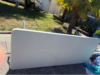 Folding table