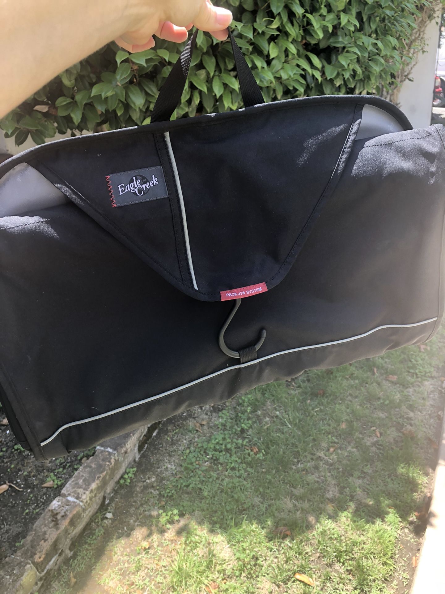 Hanging garment bag - Eagle Creek