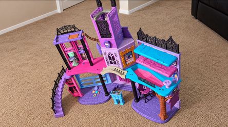 Monster high barbie house