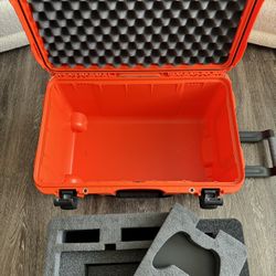 Brand New NANUK 938  X or S Console / Photography Gear Hard Case With Wheels NK-7 Outdoor Rolling Hard Shell 