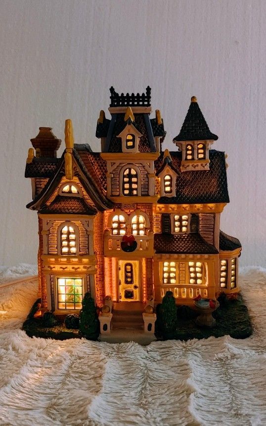 2006 Lemax Randolph Lighted Manor - Christmas Village