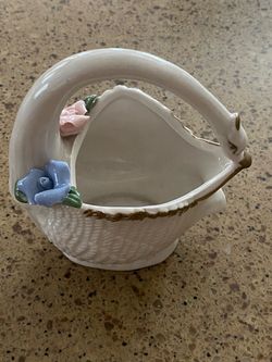 Porcelain Swan trinket holder