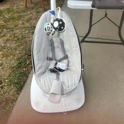 Mamaroo Baby swing 