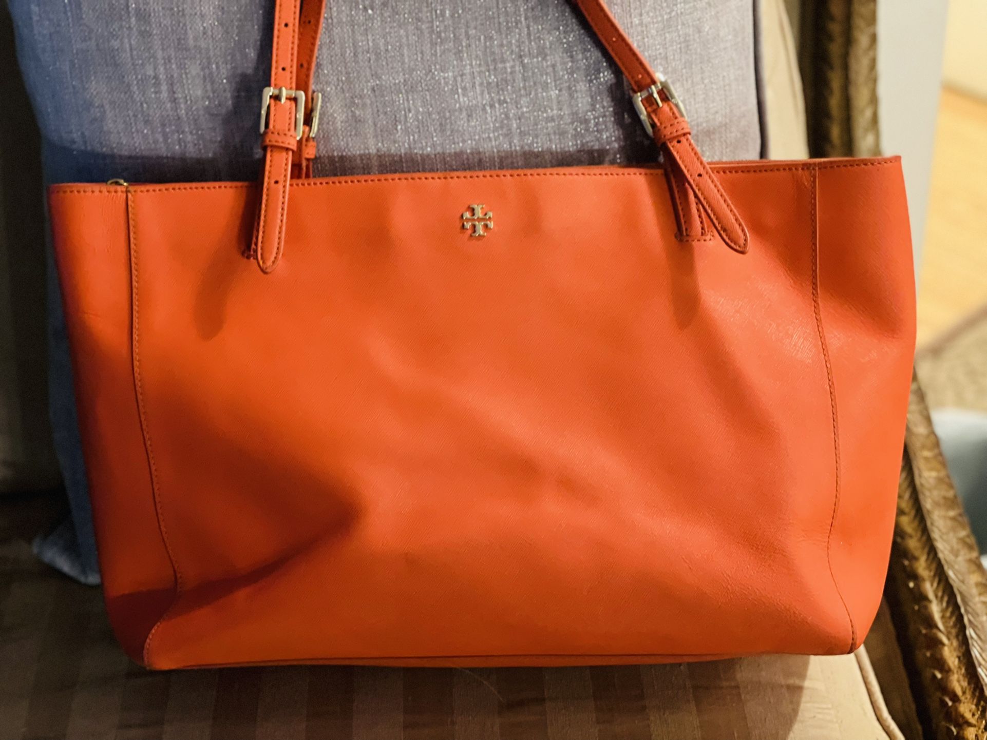 tory burch emerson tote large