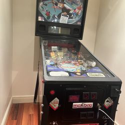 STERN MONOPOLY PINBALL MACHINE HOU 2001