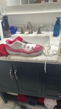Jordan XI low “ White pink” 2 Shoes