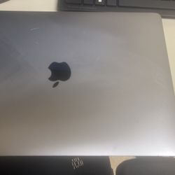 macbook air 13 inch for 750 (comes with charger) 