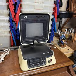 JVC 3100 R Pyramid Television 