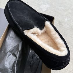 NIB UGG Men’s Black Ascot 12 (fits 10 shoe)