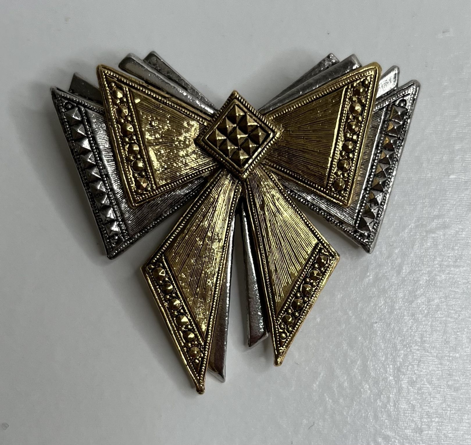 Vintage Avon Gold & Silver Two Tone Double Layer Bow Brooch Pin