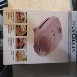 Nostalgia Mini Sandwich Maker 