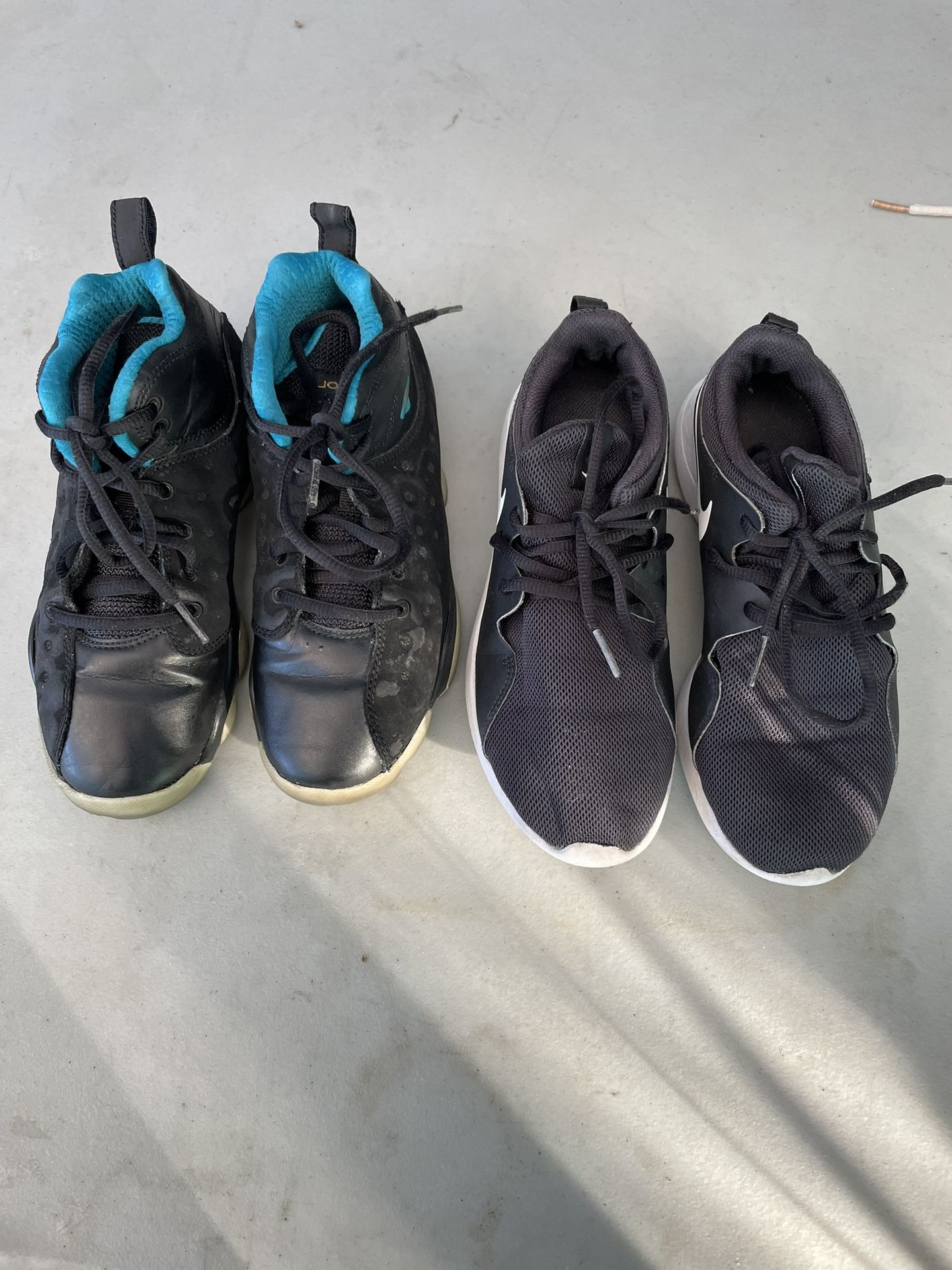 2 Pares Tenis Nike Sizes 3Y