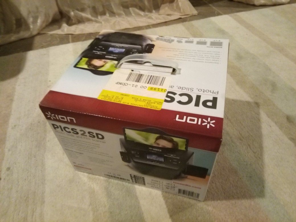 New In Box Pics 2 SD Photo Scanner