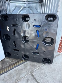 Plastic pallets