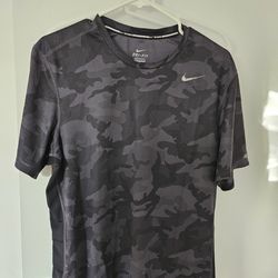 Nike Running Camo t shirt black -717555-060 men's running size medium  dri fit 