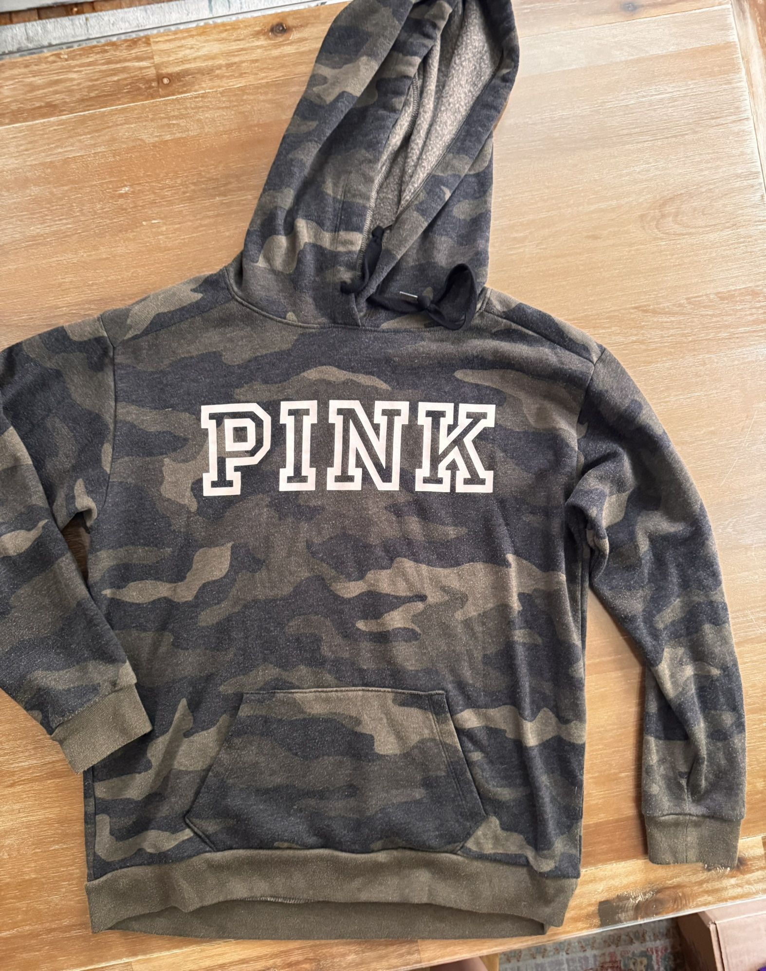 women’s lot: Pink by Victoria’sSecret sizes vary but worn by same person.