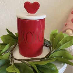 Rae Dunn XOXO Candle