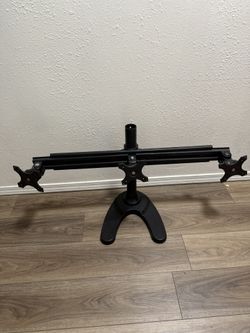 Triple monitor stand