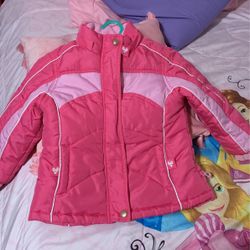 chamarra de niña size 3 en buen estado $8